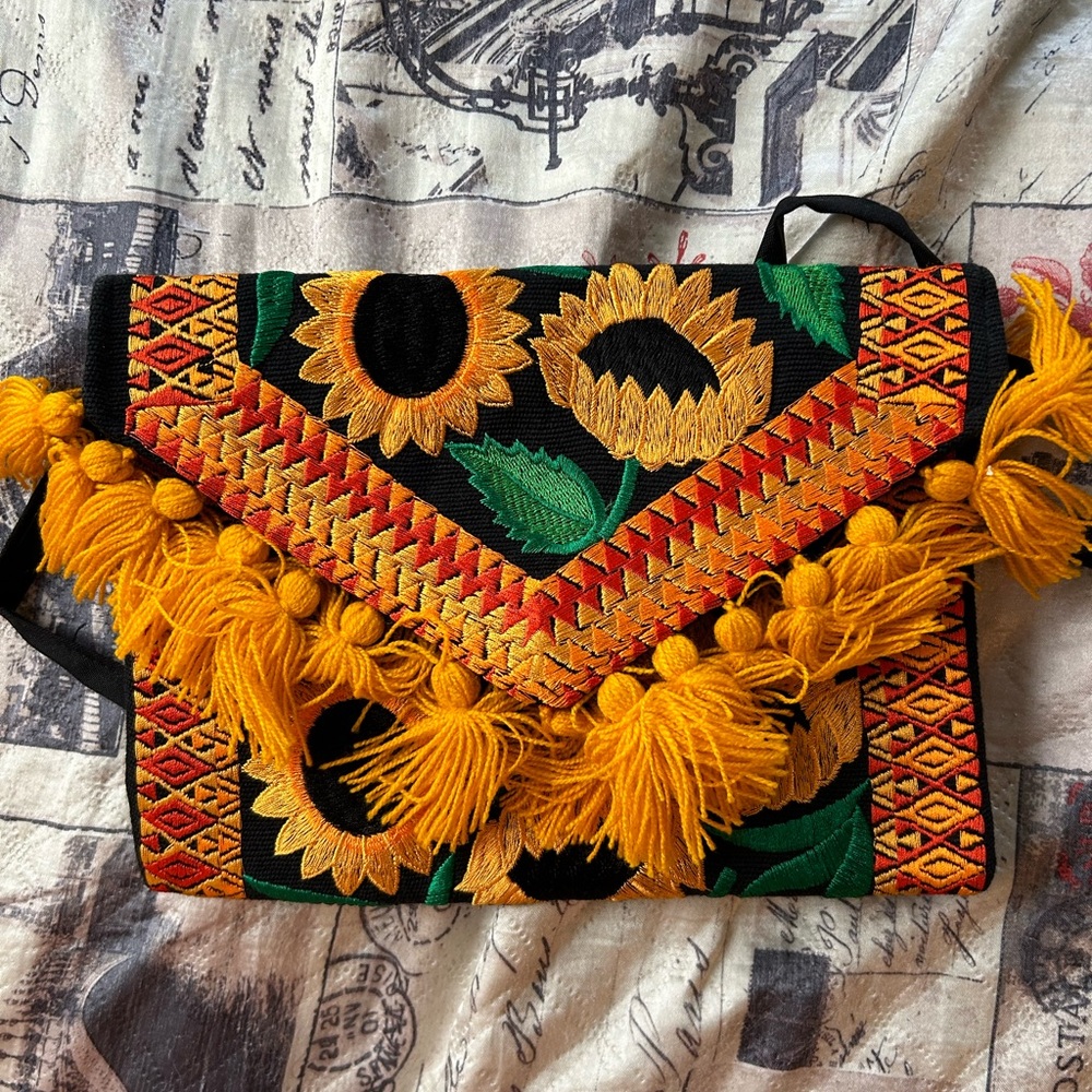 Sunflower clutch